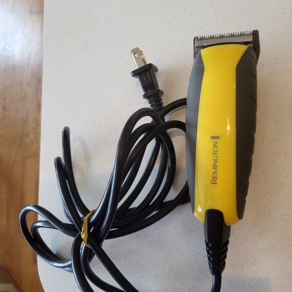 Remington Yellow and Black Hair Clipper - Picture 1 of 5